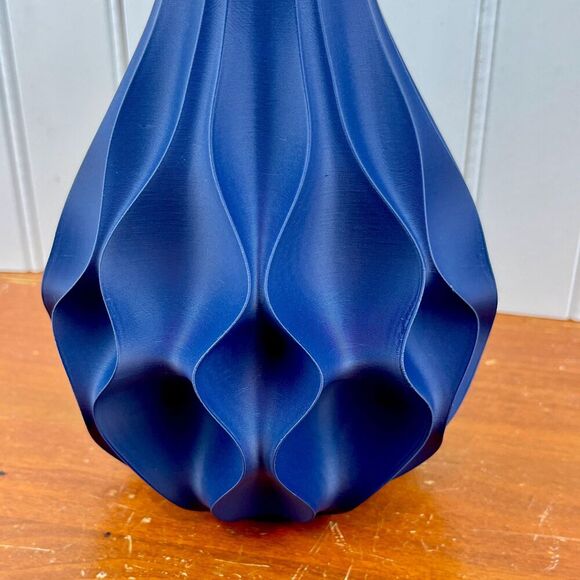 Modern Vase, Abyssal Flower Vase - Picture 7 of 9